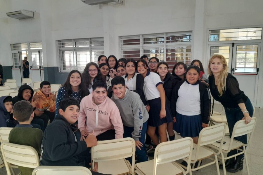 Conciencia digital para los jóvenes: Exitoso taller en Buey Muerto