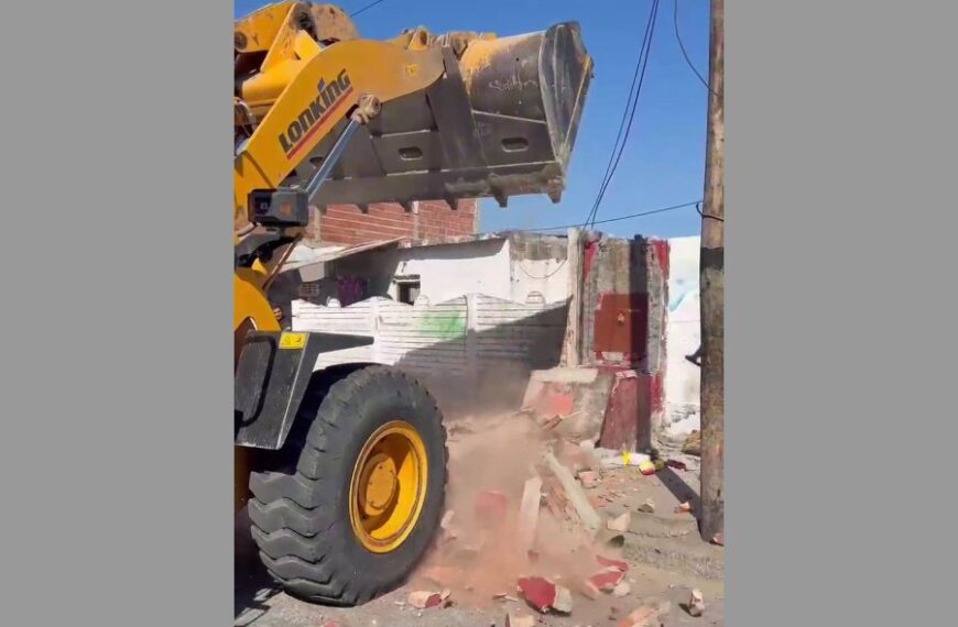 Derriban una gruta que se transformó en un búnker de drogas: 7 apresados
