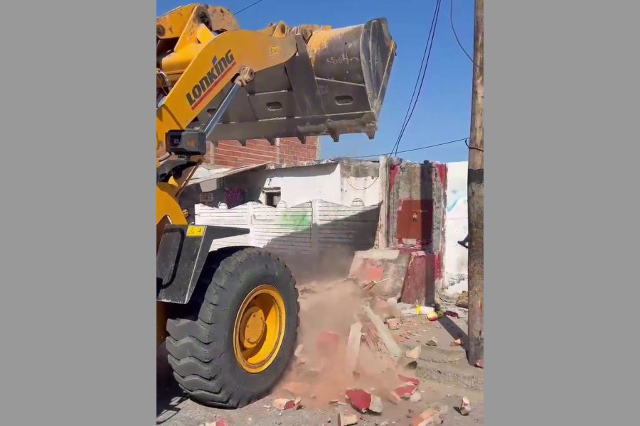 Derriban una gruta que se transformó en un búnker de drogas: 7 apresados