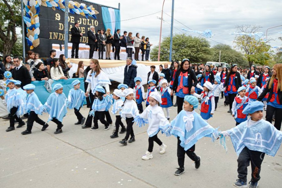 Clodomira: Celebración del Día de la Independencia bajo el lema «Un compromiso con la libertad y la educación»