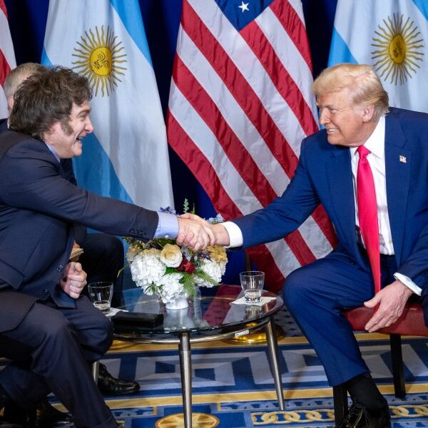 El Gobierno ultima los detalles del acuerdo con Trump para evitar nuevos aranceles a productos argentinos