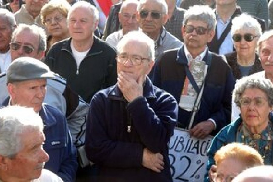 Cuánto deberían cobrar los jubilados con el aumento aprobado en el Senado