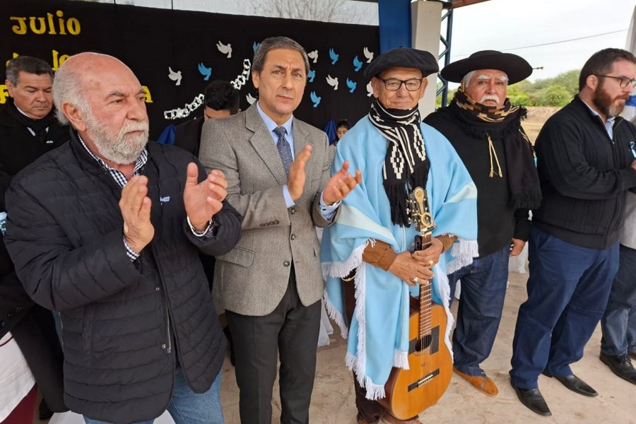 Medellín: Silva Neder resaltó el valor de los actos patrios «para la identidad colectiva»