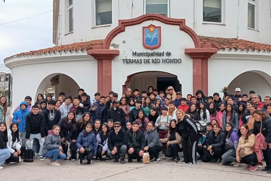 Alumnos de Maco y Upianita visitaron Las Termas de Río Hondo