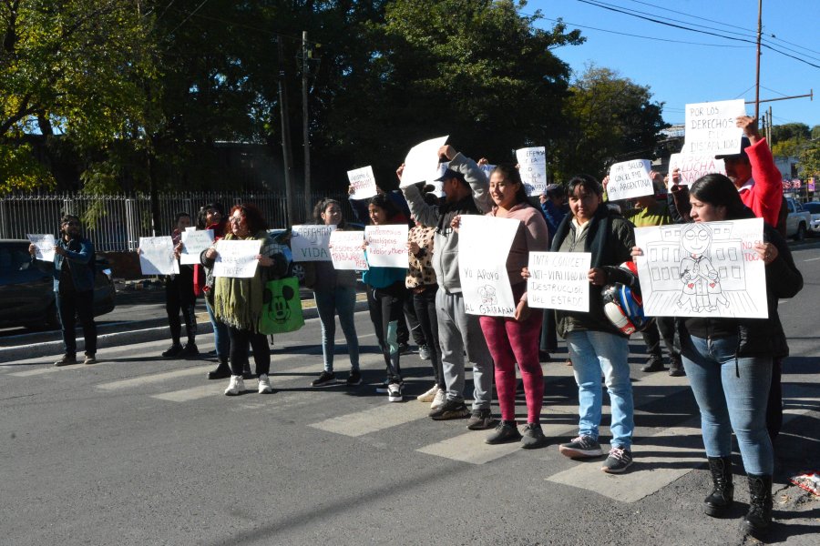Los santiagueños se movilizaron ayer en defensa del Hospital Garrahan
