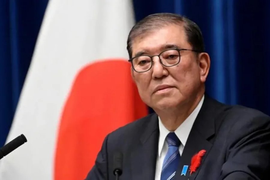 El primer ministro de Japón prometió seguir en el cargo pese al revés electoral