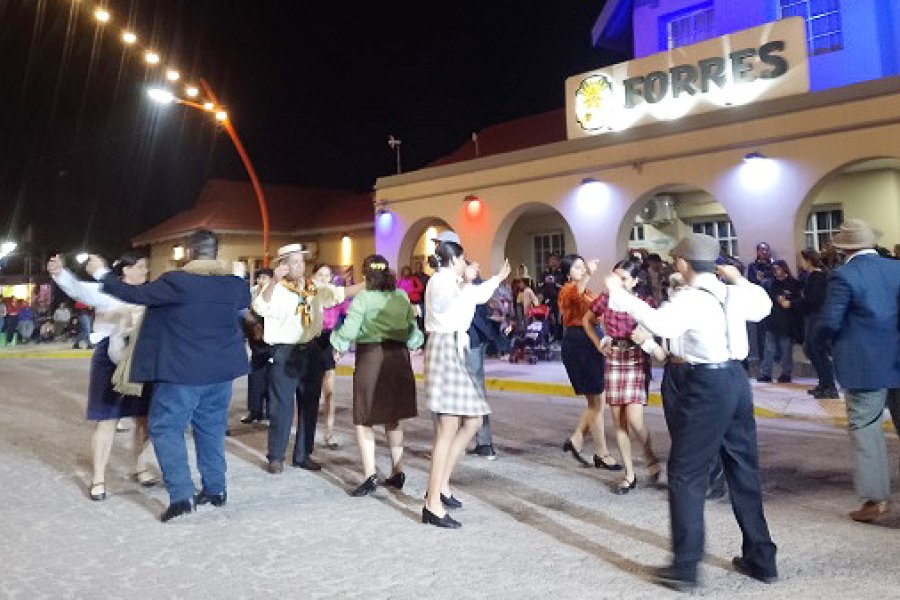 Forres celebra con un acto protocolar y shows musicales