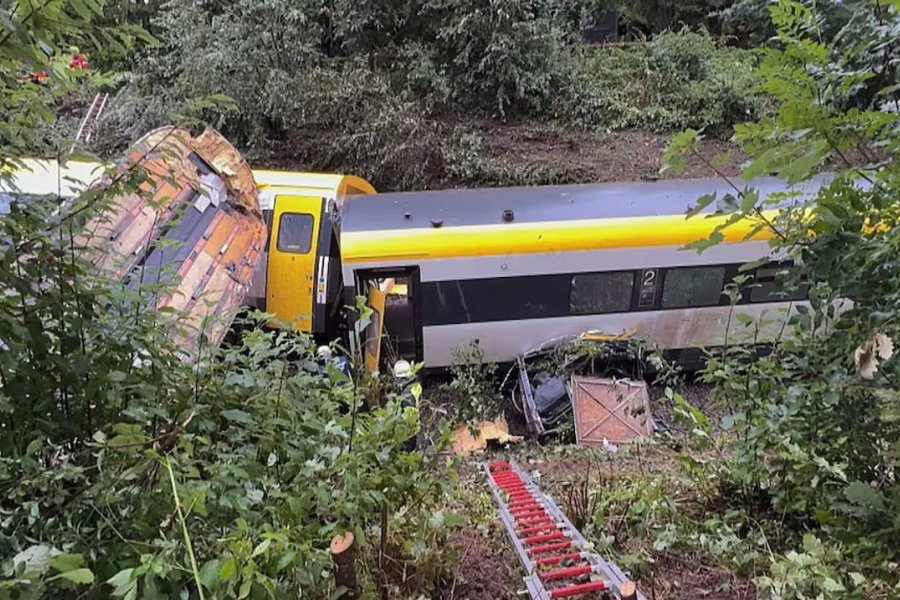 Tren descarriló en el sur de Alemania: 3 muertos y varios heridos