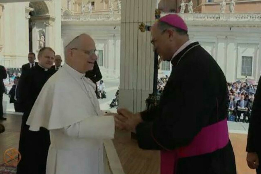 Monseñor Corral llevó el afecto del pueblo de Añatuya al papa León XIV