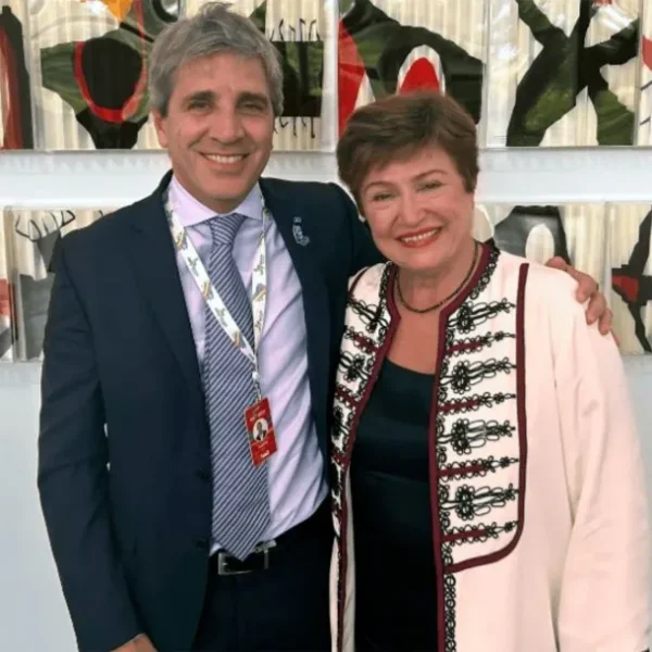 Luis Caputo mandó pedir un «waiver» ante el FMI al no poder cumplir las metas acordadas