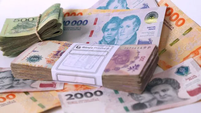 Golpe a los rendimientos de billeteras virtuales: el BCRA sube encajes para absorber pesos del mercado