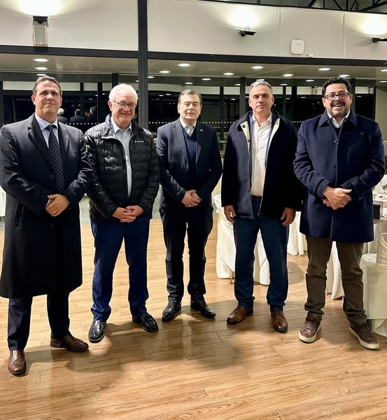 Gerardo Zamora y Yamandú Orsi consolidan vínculos entre Santiago del Estero y Uruguay