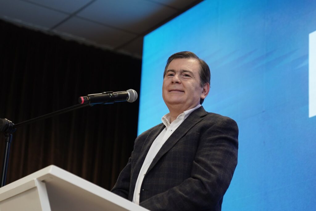 «Elías Suárez es un trabajador incansable y con demostrada capacidad»