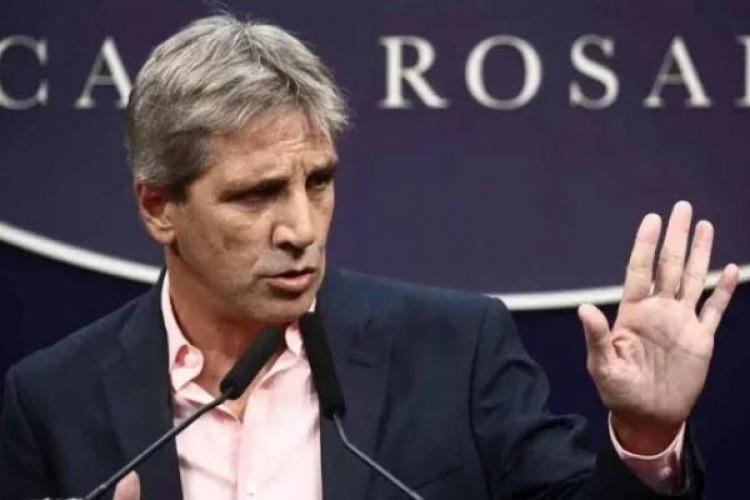 Caputo indicó que la suba de tasas «va a ser transitoria» pero admitió que «podría impactar en la actividad»