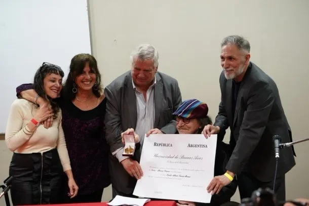 Otorgaron a Charly García el título de Doctor Honoris Causa en la UBA