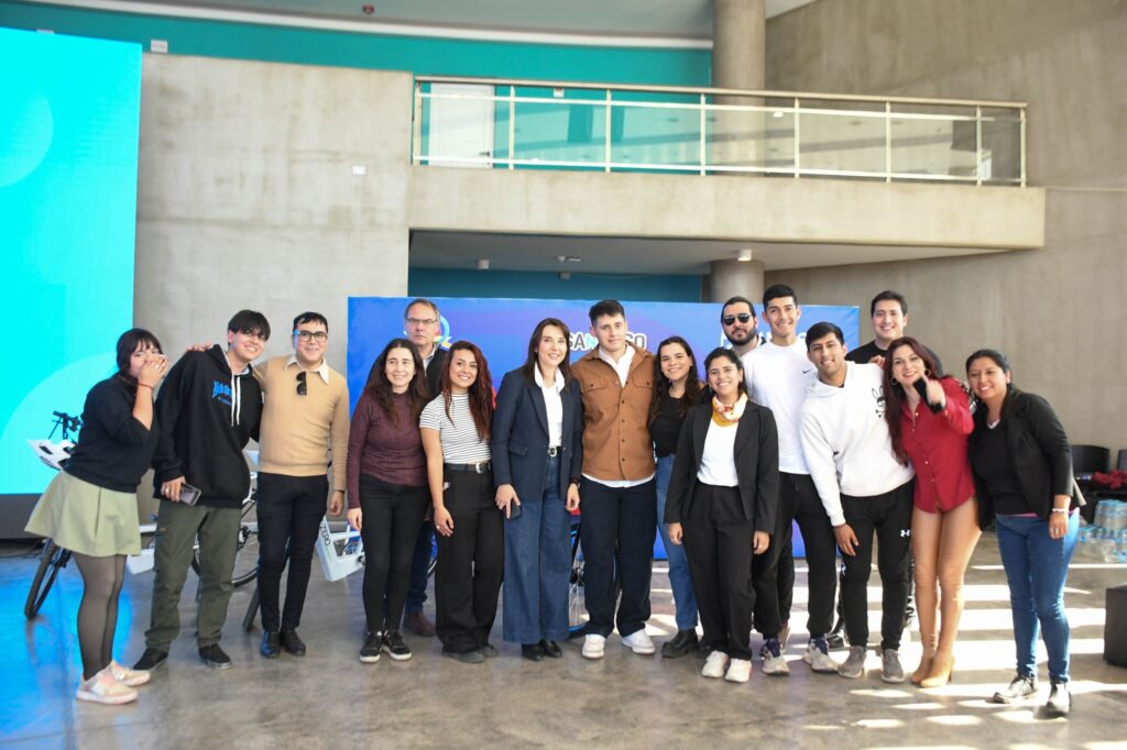 Alumnos de toda la provincia participaron de un encuentro de centros de Estudiantes en el Día Internacional de la Juventud