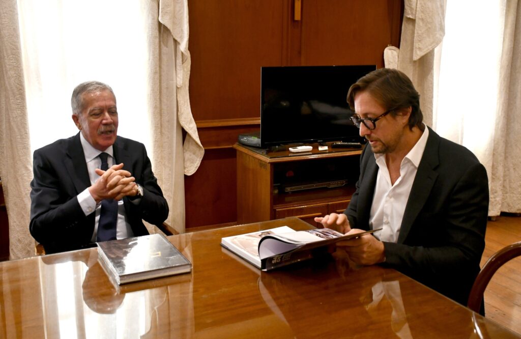 El Jefe de Gabinete recibió en Casa de Gobierno al presidente de la Fundación El Libro