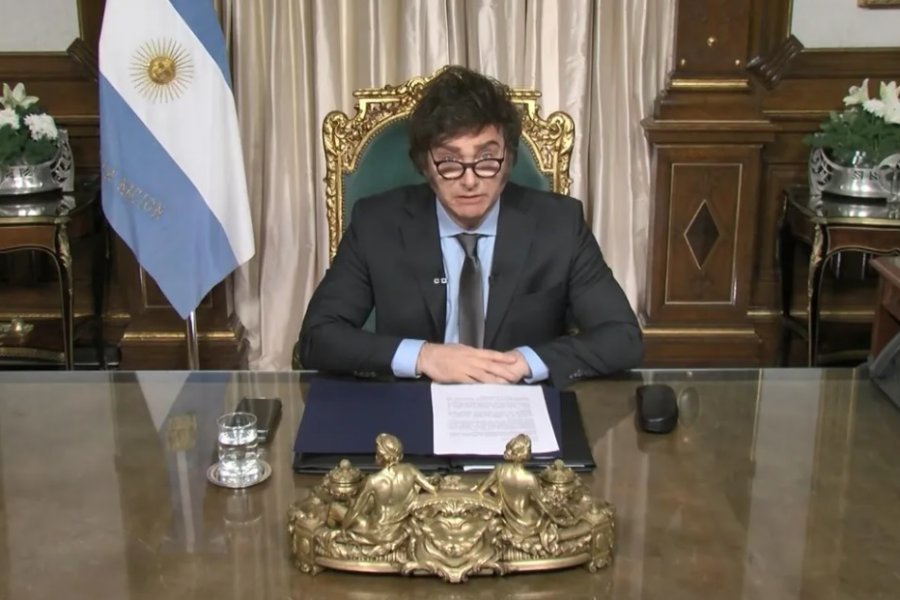 Milei defendió otra vez el esquema cambiario y busca evitar que la suba del dólar pegue sobre los precios