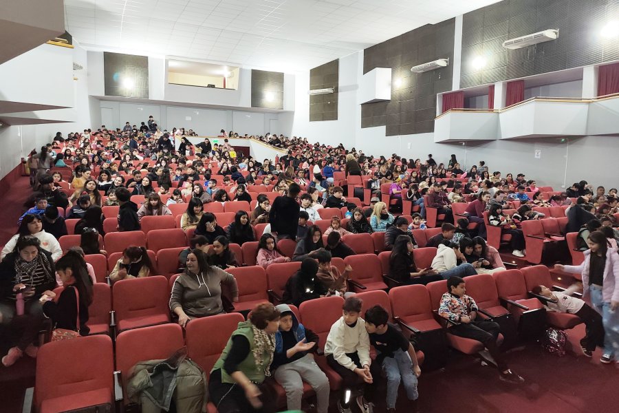 Frías: Familias disfrutaron el fin de semana de Tardes de Cine y Show de Títeres