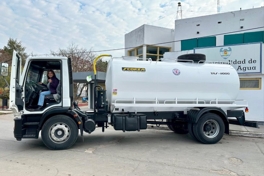 La Municipalidad de Villa Ojo de Agua recibió un camión atmosférico 0 km
