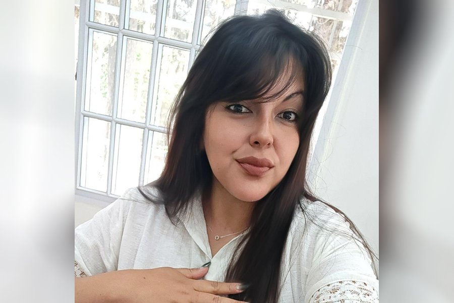 Docente salió despedida del vehículo y falleció en el acto