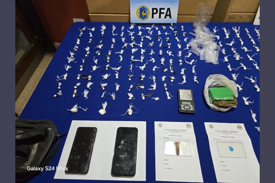 Incautan 300 envoltorios de cocaína y 250 gramos de marihuana: Dos apresados