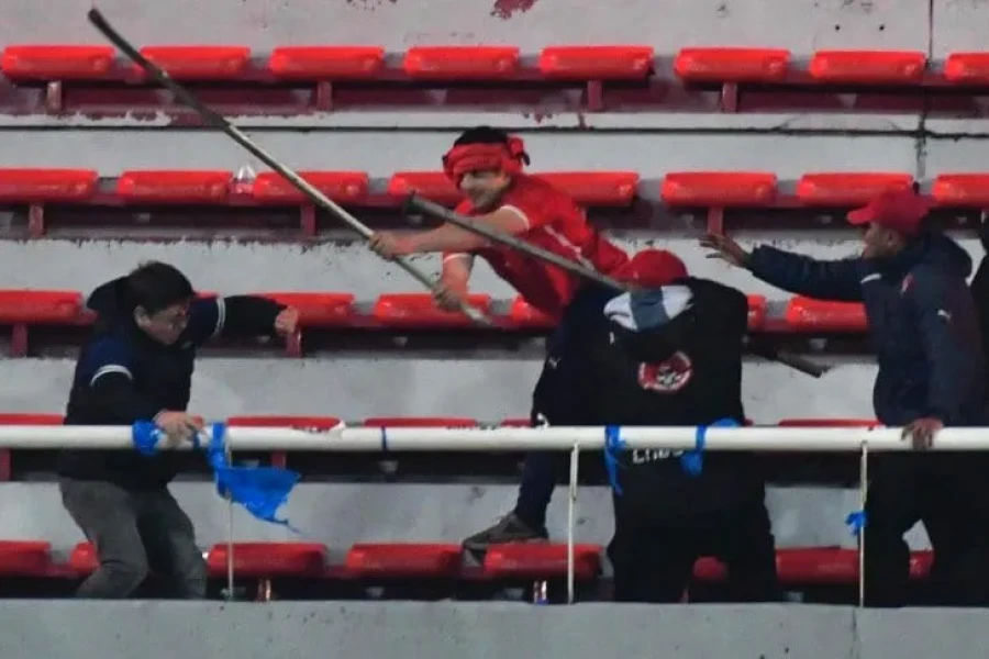 La fiscalía pidió que Independiente no pueda jugar con público en su estadio