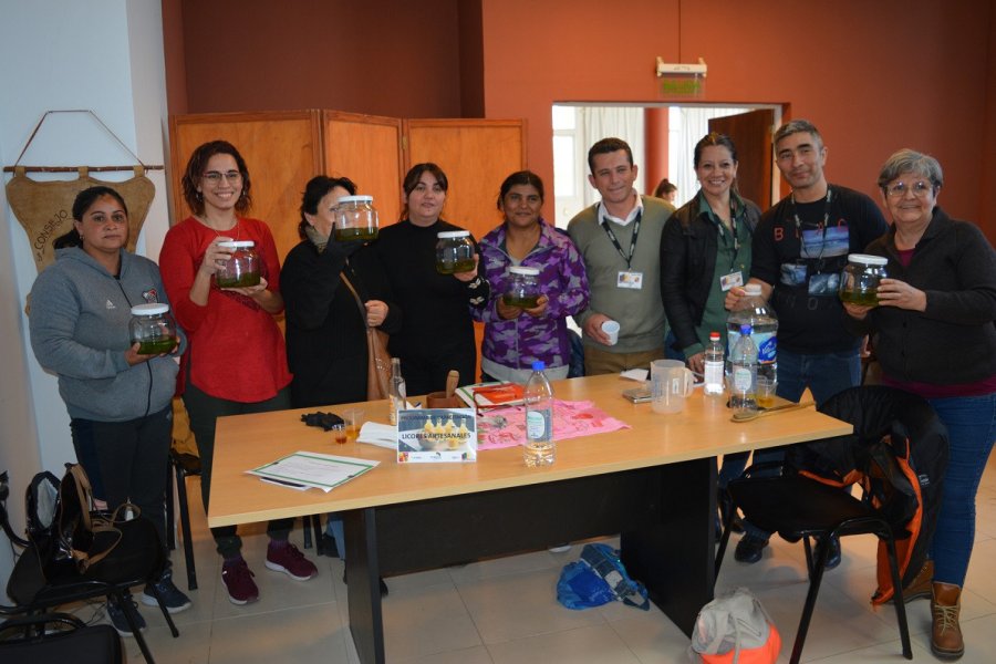 Frías impulsa la producción con un taller de licores artesanales