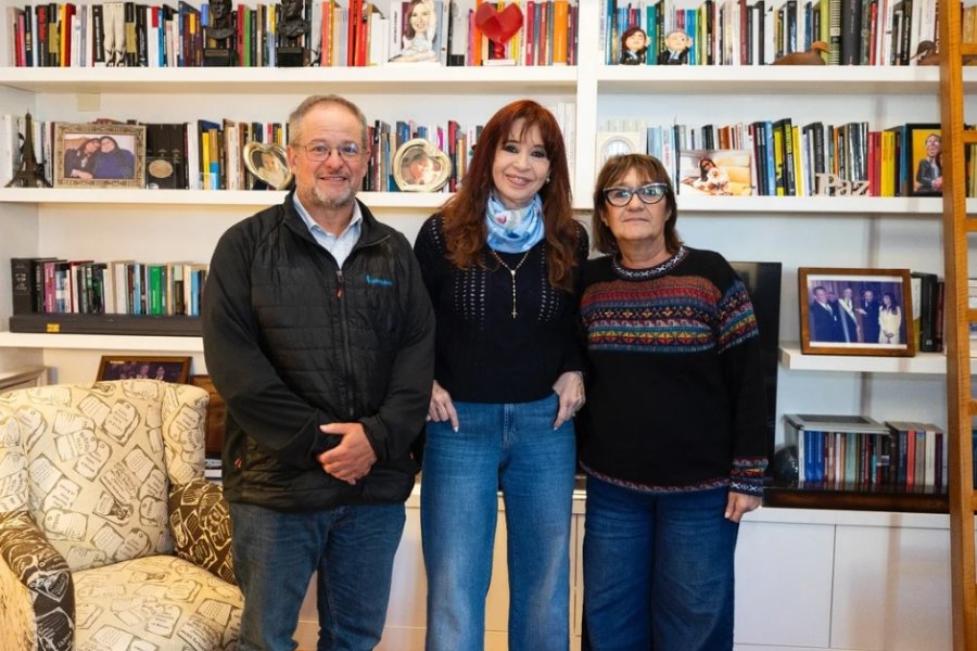 Cristina Kirchner recibió al titular del gremio docente mundial y criticó la «catástrofe social» de Milei