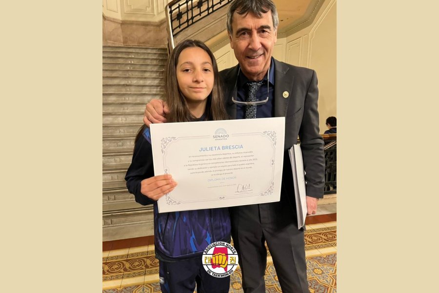 Deportistas santiagueños fueron reconocidos en el Senado de la Nación