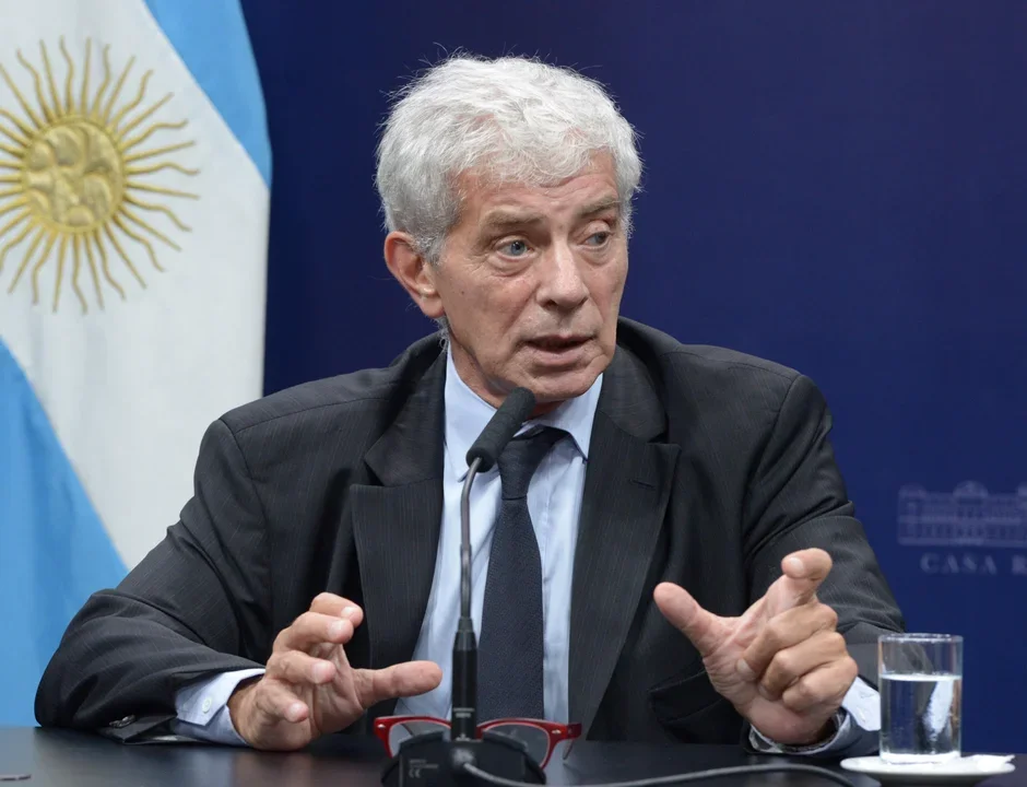 Gastos: El ministerio de Justicia pagó $648 millones en pasajes aéreos y comisiones de viajes para su personal