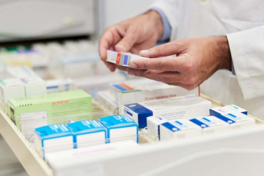 Gobierno admite sobreprecios en compra de medicamentos en la ANDIS