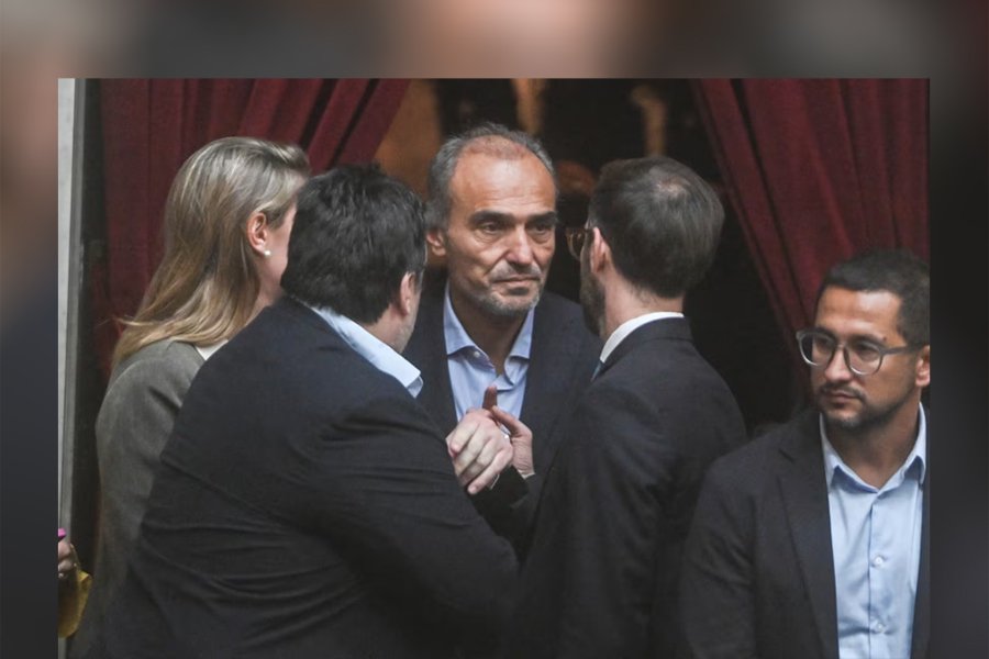 El gobierno sabe que habrá nuevos audios y fotos y planea como «cubrir» a Menem