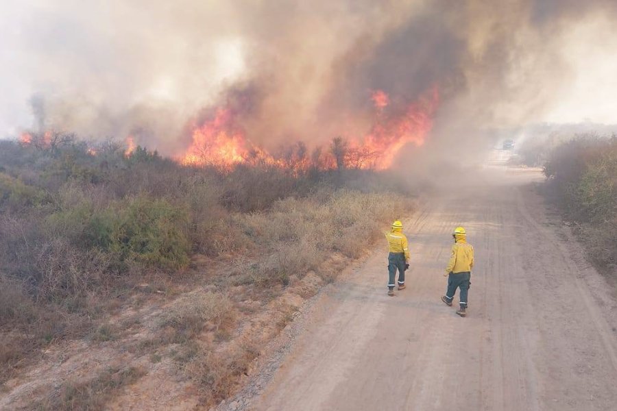Termas: Bomberos combatieron incendios cerca de Mansupa y del dique frontal
