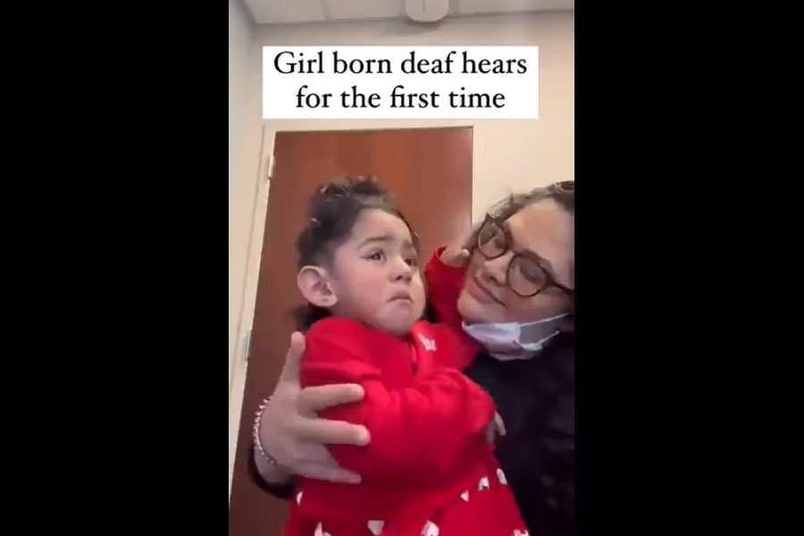 Niña sorda escucha por primera vez la voz de su mamá
