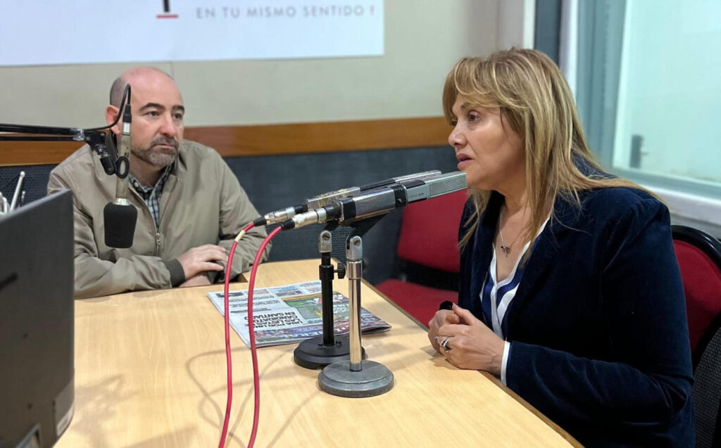 Larcher junto a Mirolo: «La deserción escolar en Santiago es preocupante»