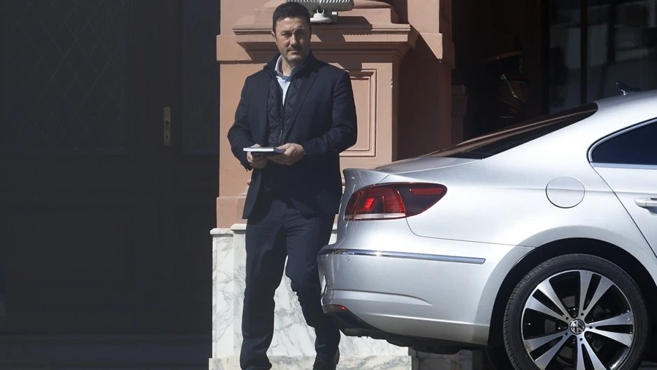 Denuncian que Petri quiere arancelar carreras de la Universidad de Defensa
