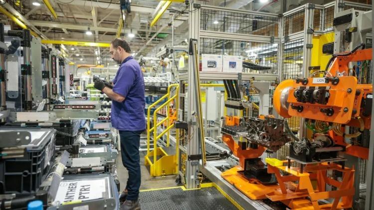 La actividad metalúrgica cayó más del 2% mensual en agosto y la capacidad instalada se desplomó a niveles de pandemia