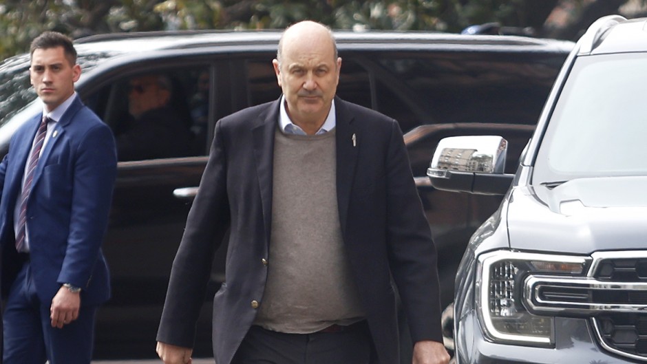 Interna explotada: Sturzenegger se burló de la teoría de Caputo de «secar» la plaza de pesos