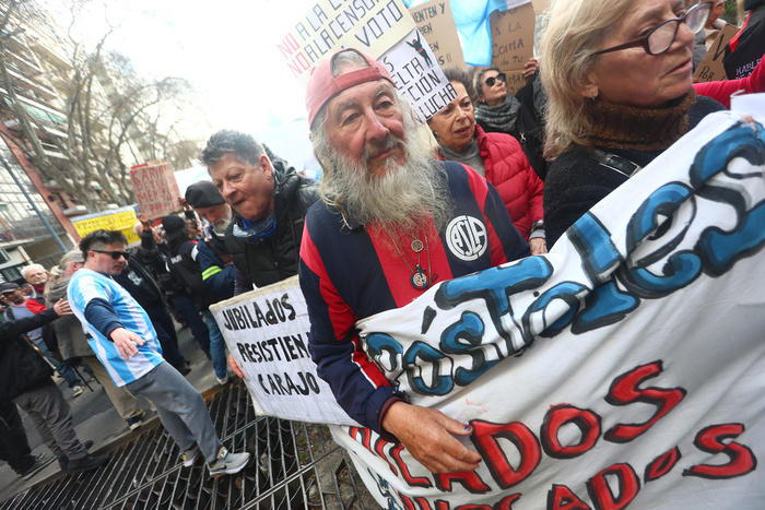 Despliegan un desmedido operativo policial en Congreso ante una nueva marcha de jubilados