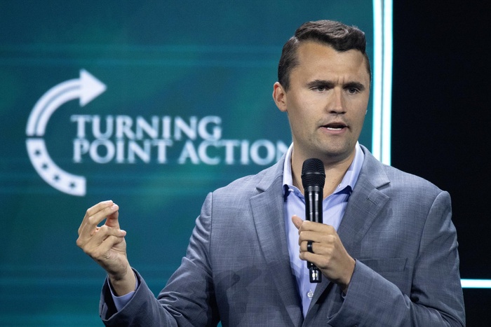 Matan de un disparo a Charlie Kirk, reconocido activista trumpista