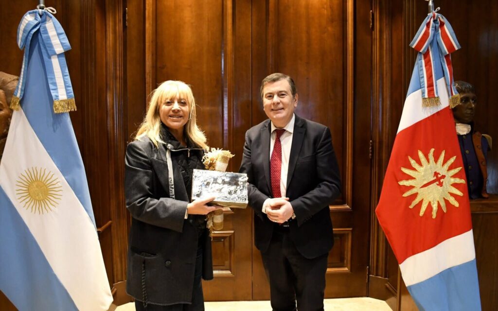 Casa de Gobierno: Gerardo Zamora recibió a la a Intendenta de Tucumán