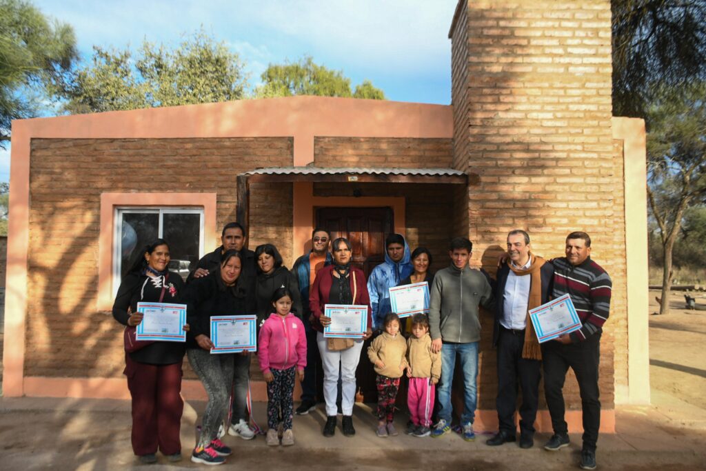 Entregaron 14 viviendas sociales en el departamento Mariano Moreno