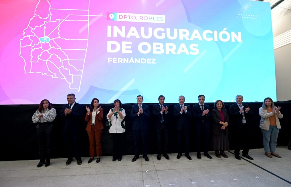 El Gobernador Zamora inauguró una escuela, un polideportivo y entregó viviendas sociales en Fernández