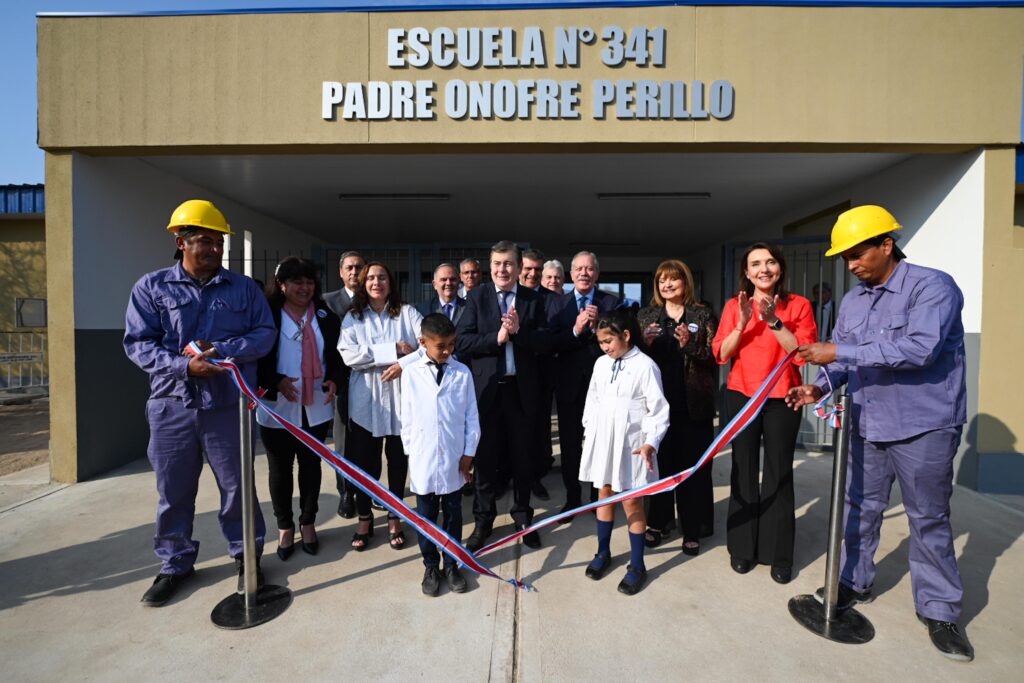 Zamora dejo inaugurado el renovado edificio de la nueva Escuela N° 341 “Onofre Perillo” de La Banda