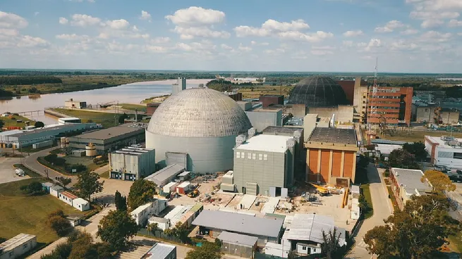 Energía nuclear: Argentina es el primer país de América Latina en unirse como socio contribuyente al programa estadounidense FIRST