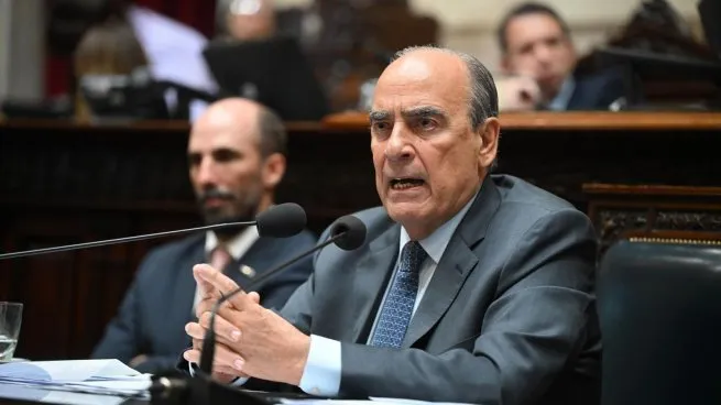 El Gobierno admite que el auxilio de EEUU no llegará pronto y relativiza su urgencia: «No creemos que sea necesario» El Gobierno admite que el auxilio de EEUU no llegará pronto y relativiza su urgencia: «No creemos que sea necesario»