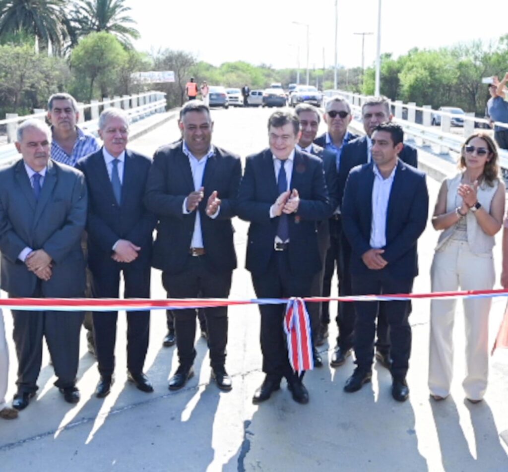 Elías Suárez participó de la inauguración de una escuela en La Banda y de una obra vial estrategia entre las rutas 1 y 34 vieja