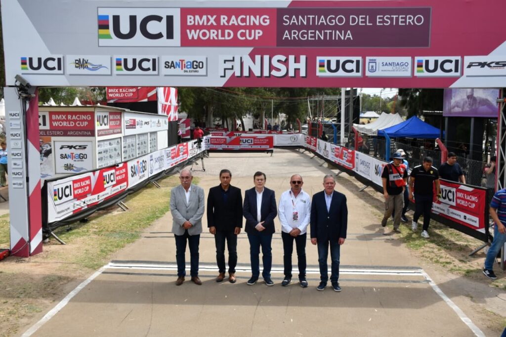 El Gobernador Zamora estuvo presente en la copa del Mundo UCI BMX Racing que se disputa en la provincia
