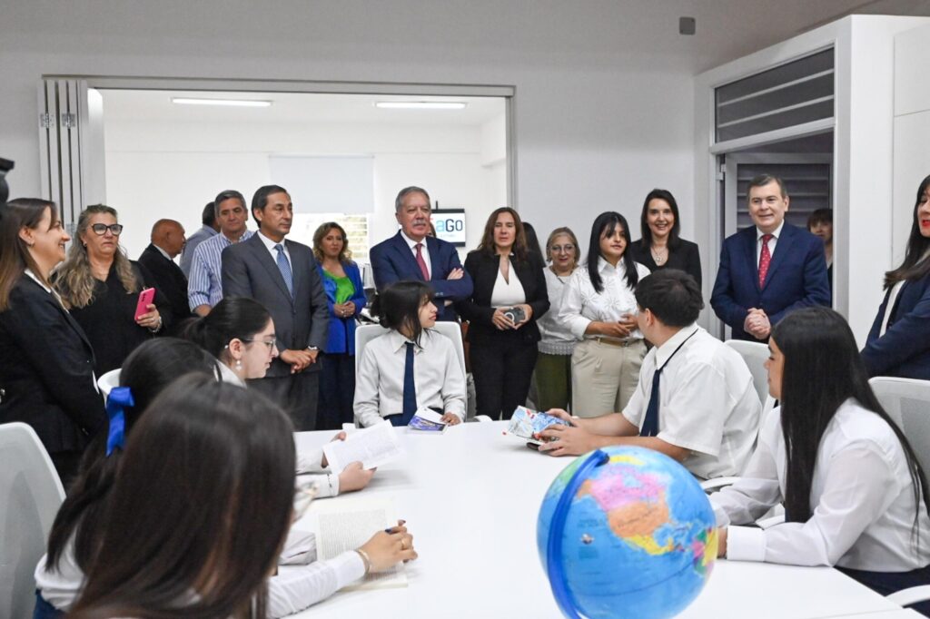 Zamora inauguró la obra de ampliación y refacción del Instituto Superior de Bellas Artes “Juan Yaparí” de la ciudad Capital